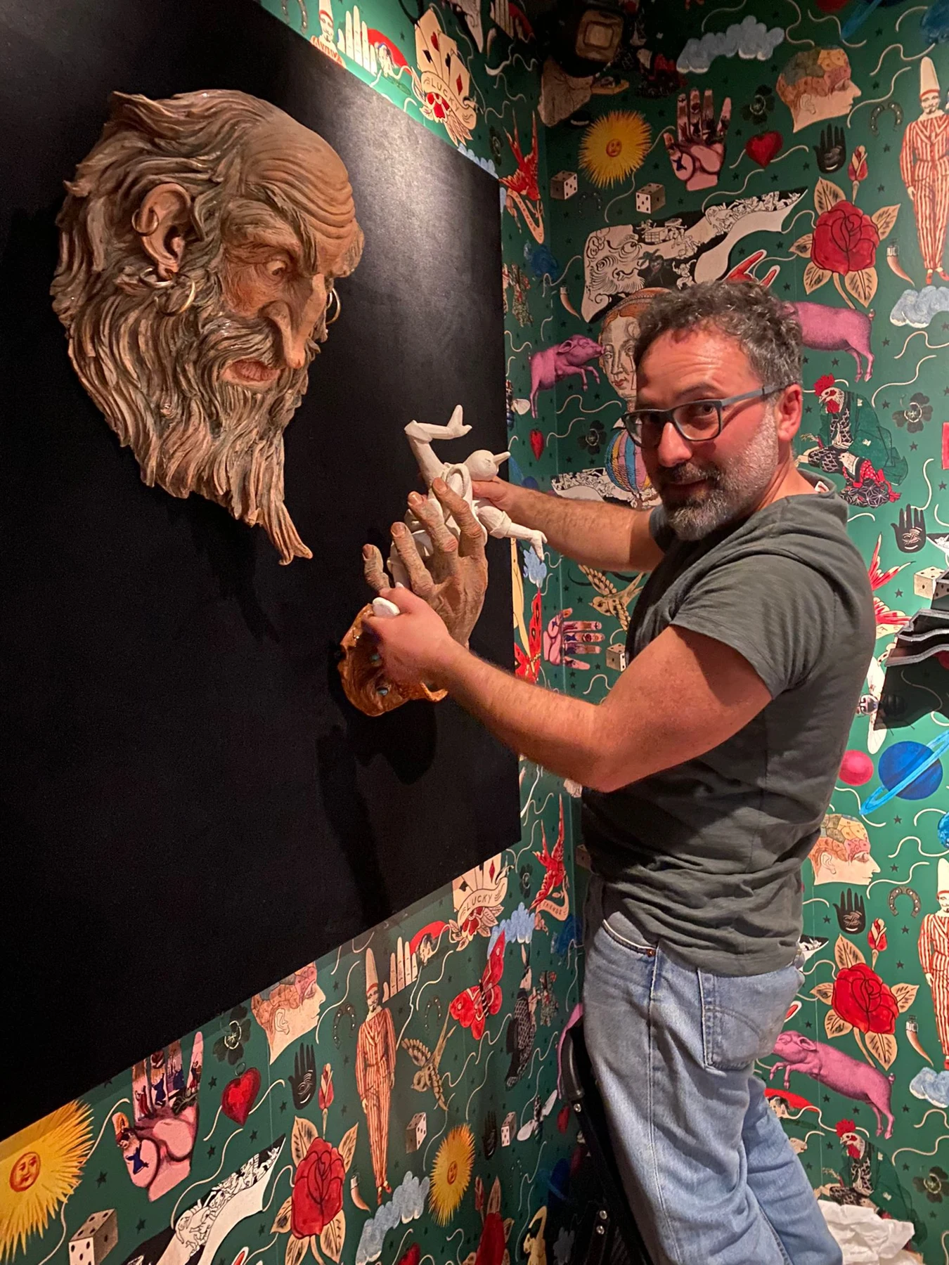 L’artista e il gesto della scultura