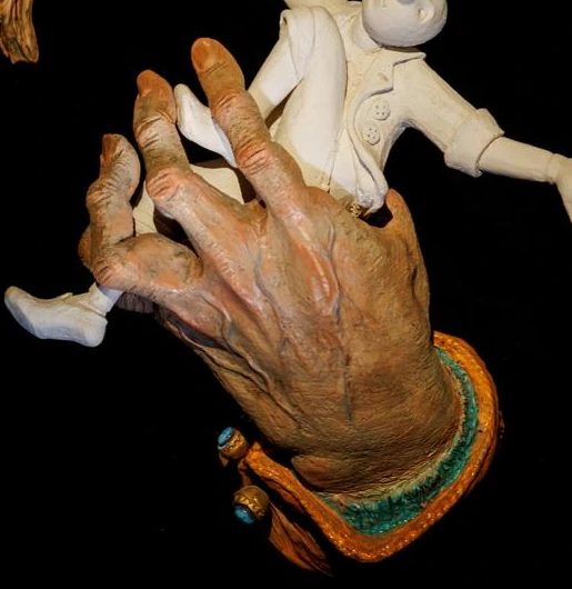 La mano a colori nell’opera con Pinocchio